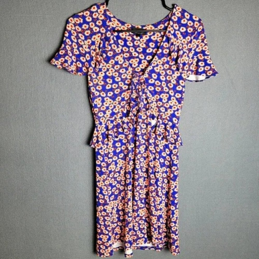 3/$15 Topshop Floral Ruffle V Neck Tie Dress